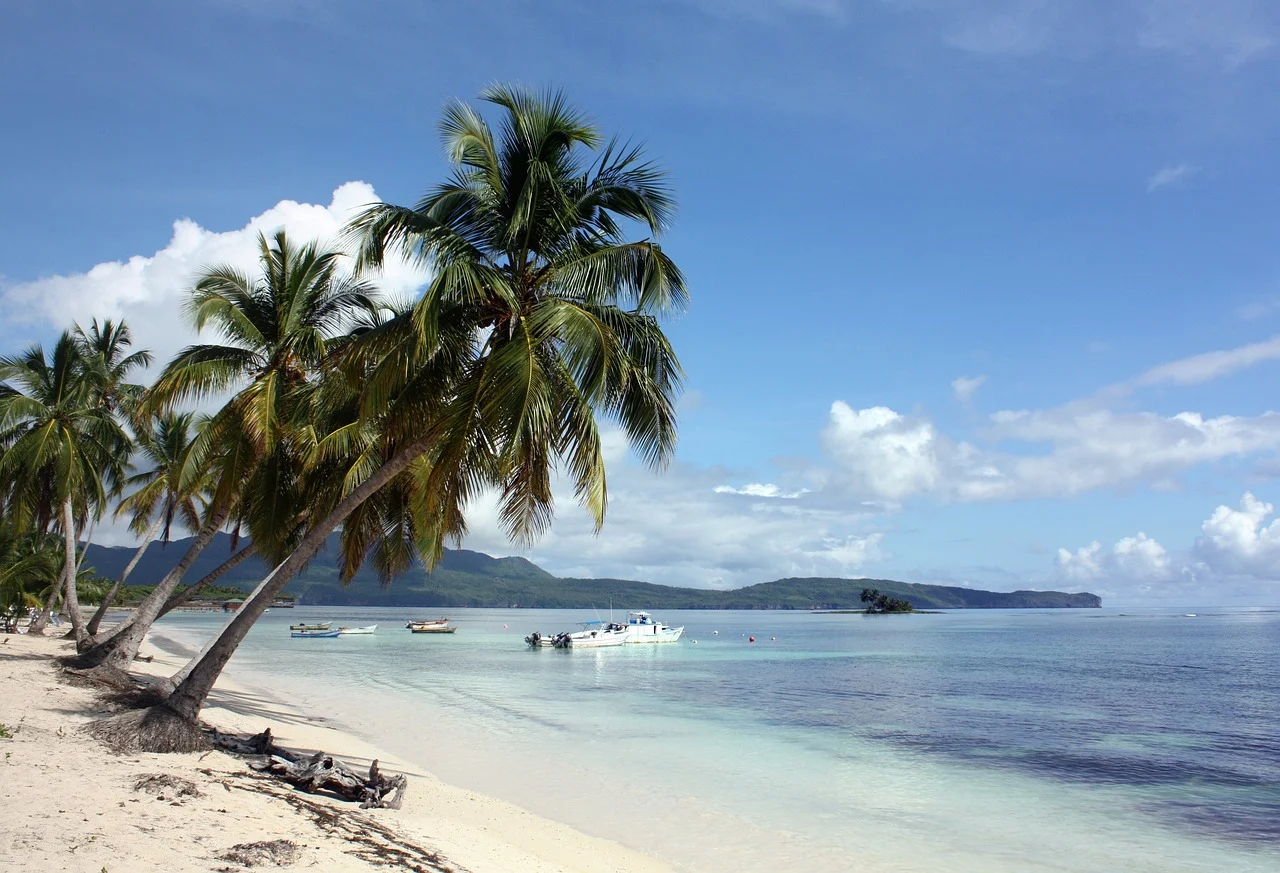 HopTraveler.com Travel Lifestyle